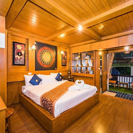 Villa Baan Ratchapruek Phuket Esterno foto